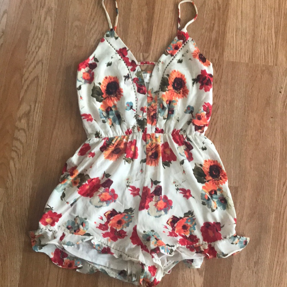Sunflower romper 🌻